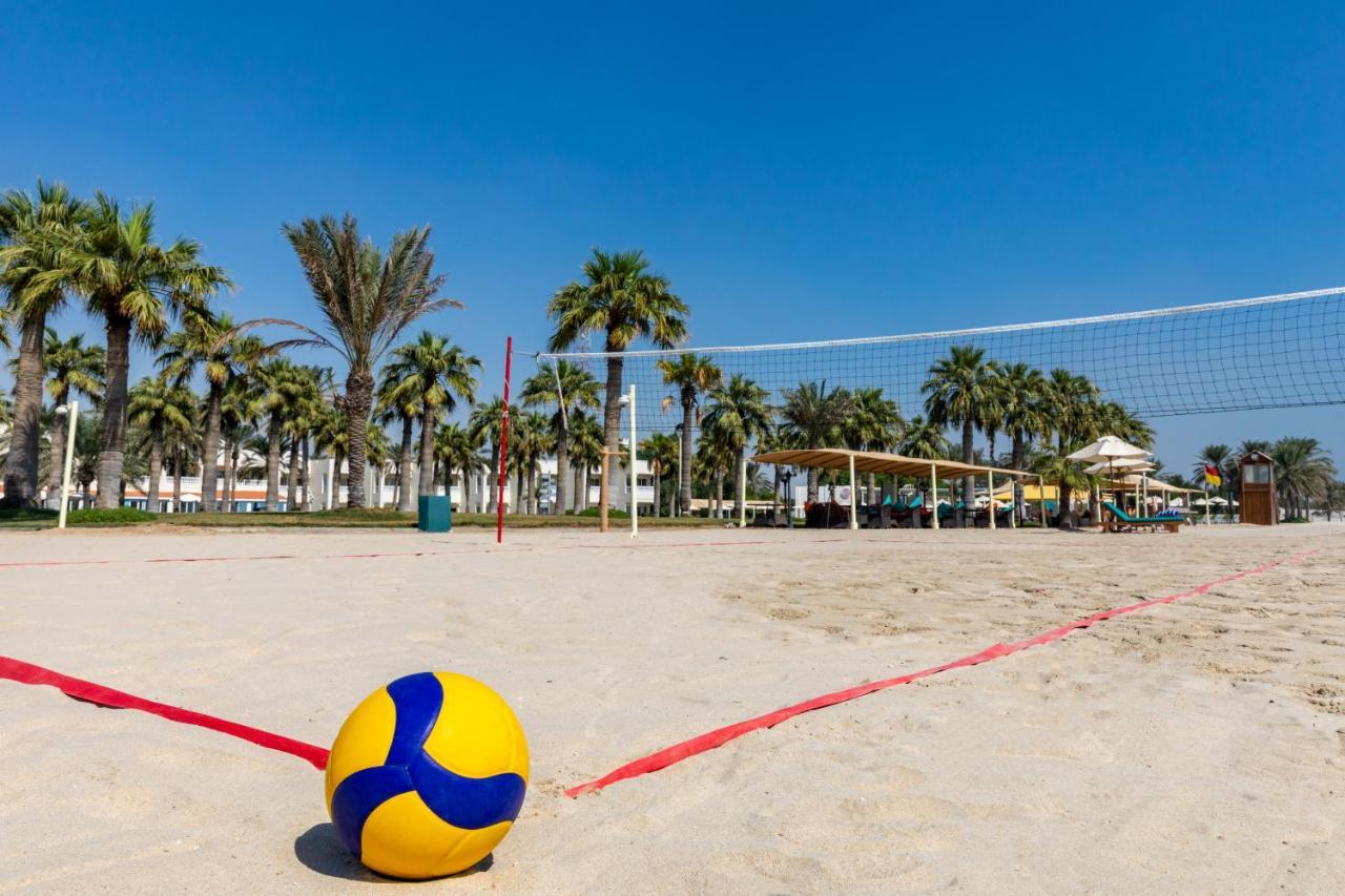 Sealine Beach, A Murwab Resort Mesaieed Exterior foto A beach volleyball court